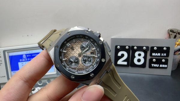 royal oak offshore watch super clone APF Factory 26420 Desert Yellow Smoky Palette 2