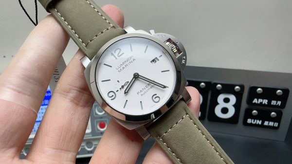 panerai luminor 42mm super clone watch vs factory pam1314 2