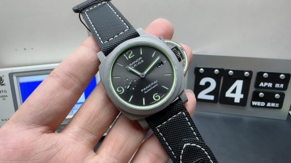 panerai luminor 44mm super clone watch vs factory pam1119 carbon fibre 3