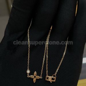 Louis Vuitton necklaces Super Clone picture and price women's four-leaf clover Jewelry