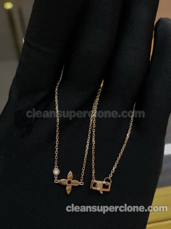 Louis Vuitton necklaces Super Clone picture and price women's four-leaf clover Jewelry