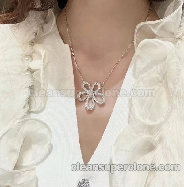 Van Cleef & Arpels necklaces Super Clone picture and price women's flower Jewelry