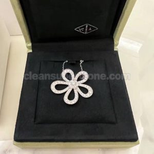 Van Cleef & Arpels necklaces Super Clone picture and price women's flower Jewelry