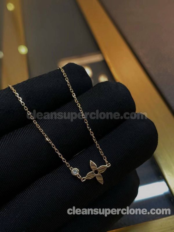 Louis Vuitton necklaces Super Clone picture and price women's four-leaf clover Jewelry