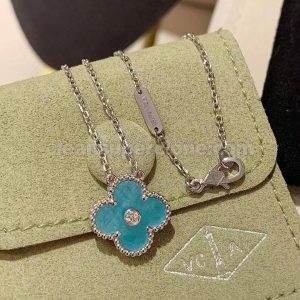 women's necklaces replica details and pricing four-leaf clover Van Cleef & Arpels Jewelry