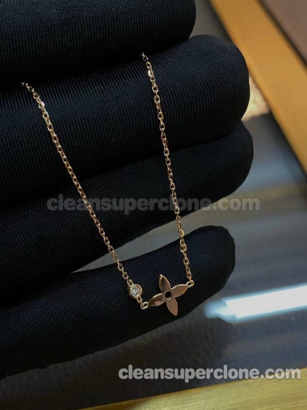 Louis Vuitton necklaces Super Clone picture and price women's four-leaf clover Jewelry