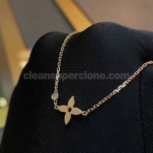 Louis Vuitton necklaces Super Clone picture and price women's four-leaf clover Jewelry