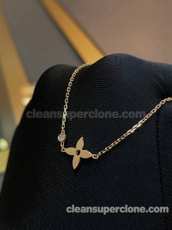 Louis Vuitton necklaces Super Clone picture and price women's four-leaf clover Jewelry