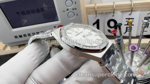 Audemars Piguet Super Clone Watch pictures and prices V7 Factory Royal Oak 67651 Quartz women