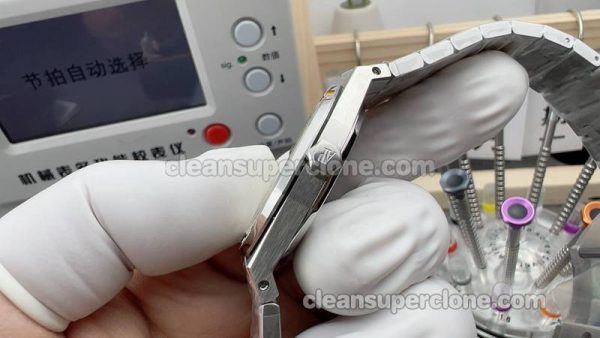 Audemars Piguet Super Clone Watch pictures and prices V7 Factory Royal Oak 67651 Quartz women