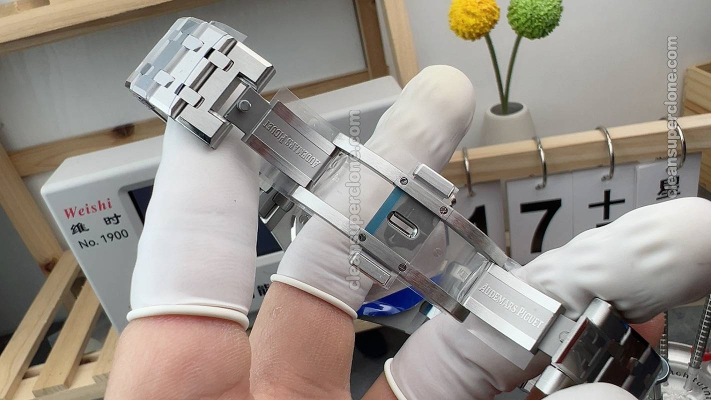 Top-quality replica watch Royal Oak APS Factory Audemars Piguet 26331 Blue Mechanical men